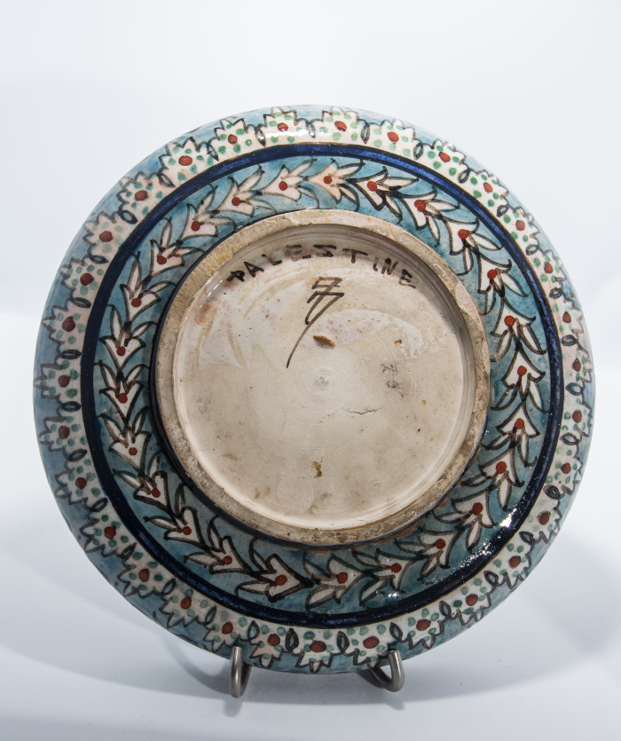 Pottery pot