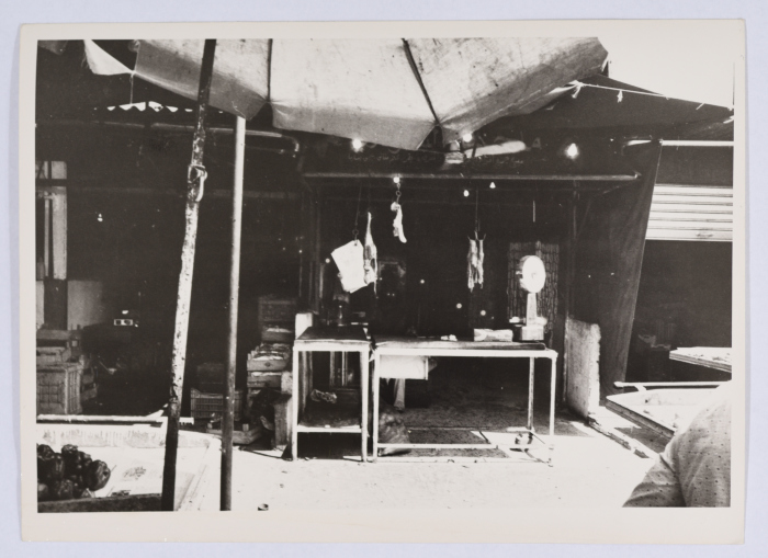 الدكاكين في سوق صبرا وشاتيلا