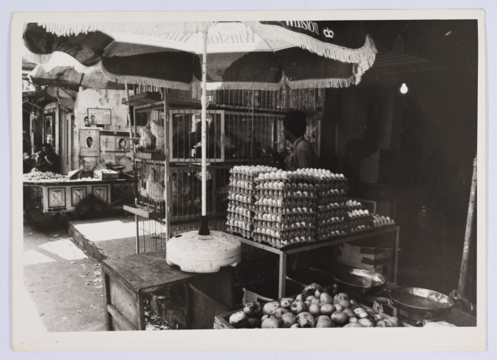 أحد الدكاكين في الأسواق القريبة من صبرا وشاتيلا