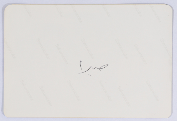 سوق الخضار في مخيم صبرا للاجئين ويظهر جامع الدنا الى اليمين