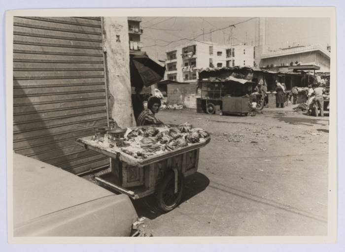 مشهد يومي من سوق الخضار القريب من صبرا وشاتيلا