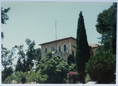 أحد مباني مدرسة الفرندز