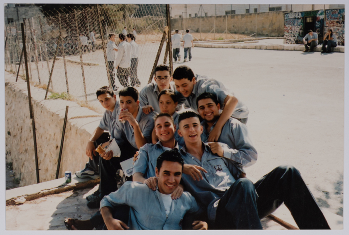 مجموعة من طلبة مدرسة الفرندز