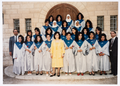 أحد أفواج الخريجين من مدرسة الفرندز في رام الله في فترة التسعينات