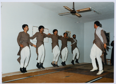 عرض دبكة شعبية في جمعية مخيم قلنديا النسائية التعاونية