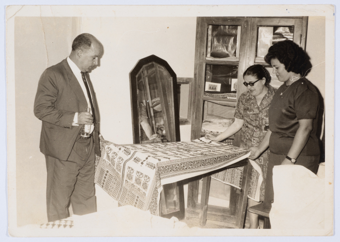 مشاركة أعضاء الهيئة الادارية في جمعية مخيم قلنديا النسائية التعاونية في إحدى المناسبات