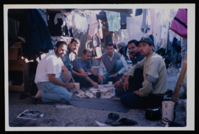 Palestinian prisoners eating food