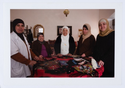 معرض للتطريز الفلسطيني في جمعية مخيم قلنديا النسائية التعاونية  2010