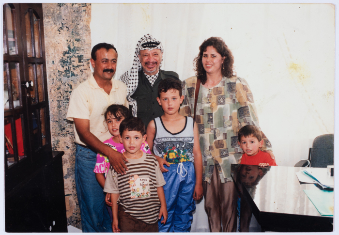 Late President Yaser ʿarafat with Marwan al-Barghuthy and his family