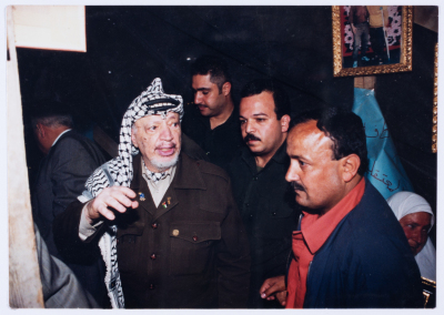Late President Yaser ʿarafat and Marwan al-Barghuthy in a sit-in tent in solidarity with prisoners