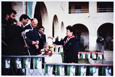 Honouring Mrs Muntaha Jarrar by Minister Yasser Amr
