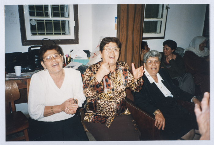 ميسر عاقله غطاس ومجموعة من النساء من فرع الناصره