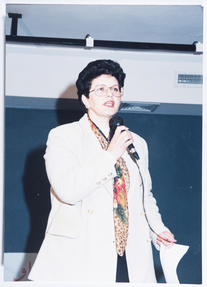 فتحيه شاهين خلال الاحتفال بمناسة يوم المرأه في الناصره عام 1999