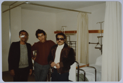 مصابون خلال الاجتياح الاسرائيلي للبنان عند دخولهم مستشفى لارنكا في قبرص لتلقي العلاج