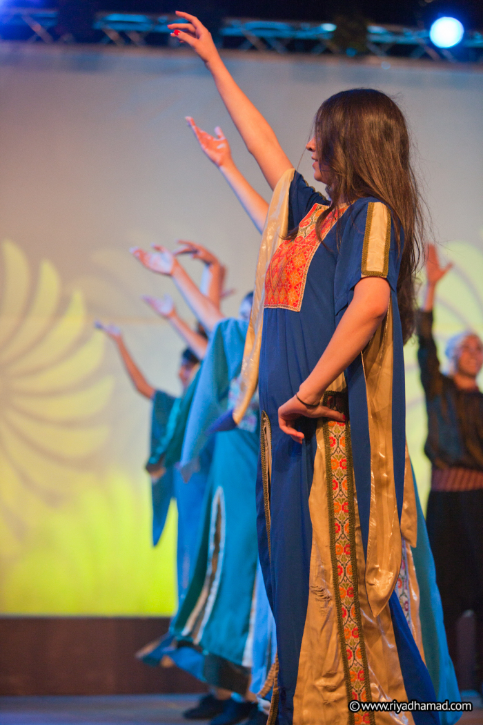 لمحة من مشاركة فرقة الفنون الشعبية في مهرجان فلسطين الدولي لعام 2012