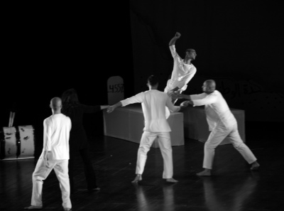 لمحة من عرض فرقة الفنون الشعبية بعنوان 