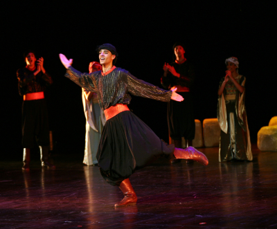 لمحة من العرض الراقص 