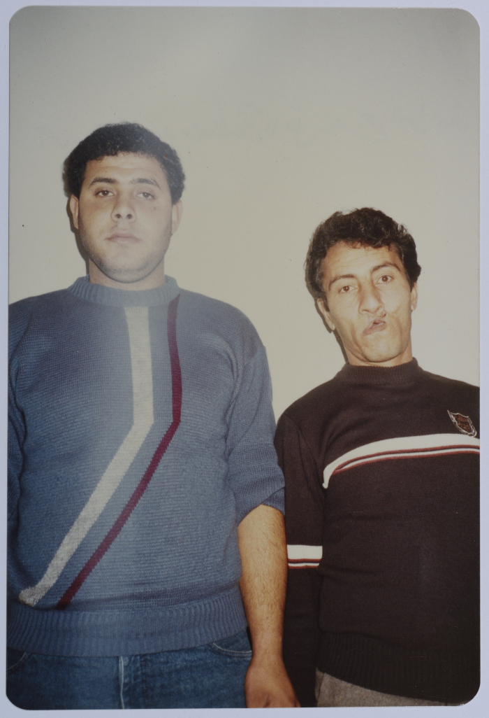 مصابان من مخيم برج البراجنة للاجئين خلال الاجتياج الاسرائيلي للبنان 