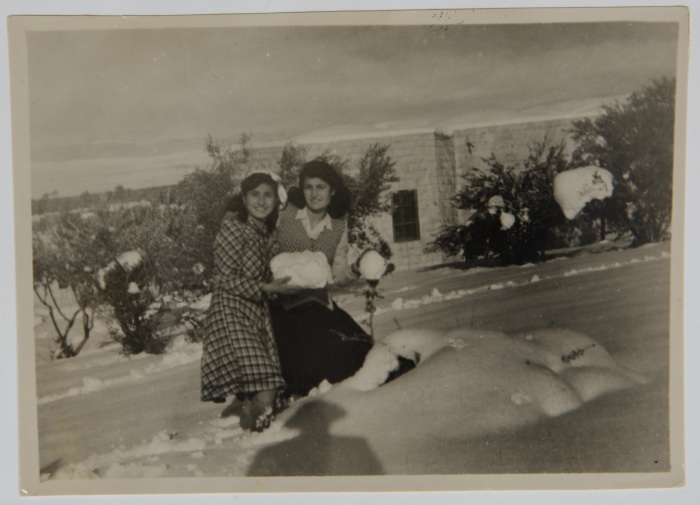  سلوى وعبلة عنقود في جنين 