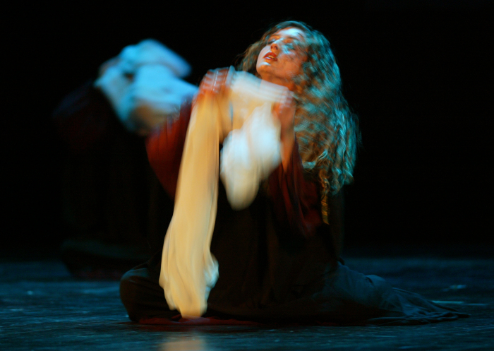 A Glimpse of the Shows Featured by el-Funoun on its 27TH Anniversary at the Cultural Palace in Ramallah  