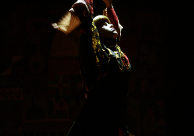 لمحة من عروض فرقة الفنون الشعبية في احتفالية تأسيسها السابعة والعشرين في القصر الثقافي في رام الله
