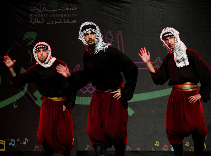 لمحة من مشاركة فرقة الفنون الشعبية بمهرجان ليالي بيرزيت للعام 2012