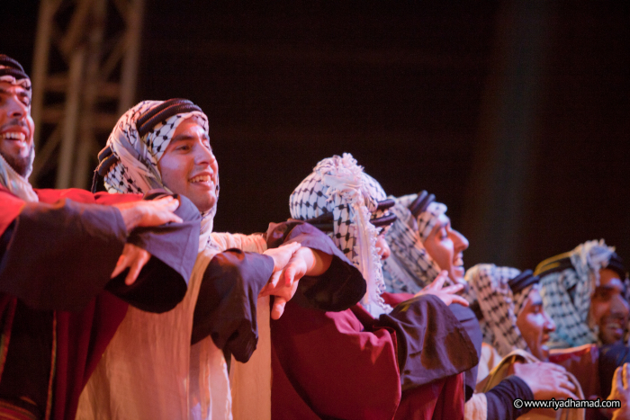 لمحة من عرض فرقة الفنون ضمن احتفالية جائزة ياسر عرفات للإنجاز 2011