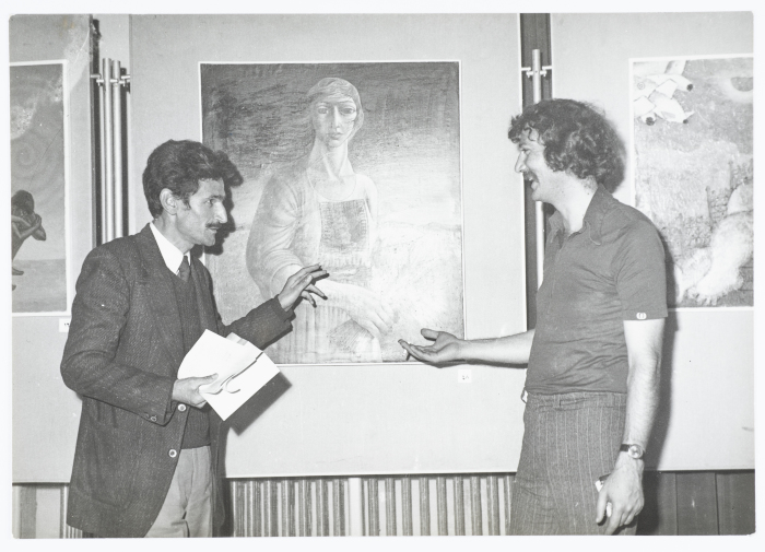 Mahmud Shukair at Artist Sulaiman Manṣur's Art Exhibition 