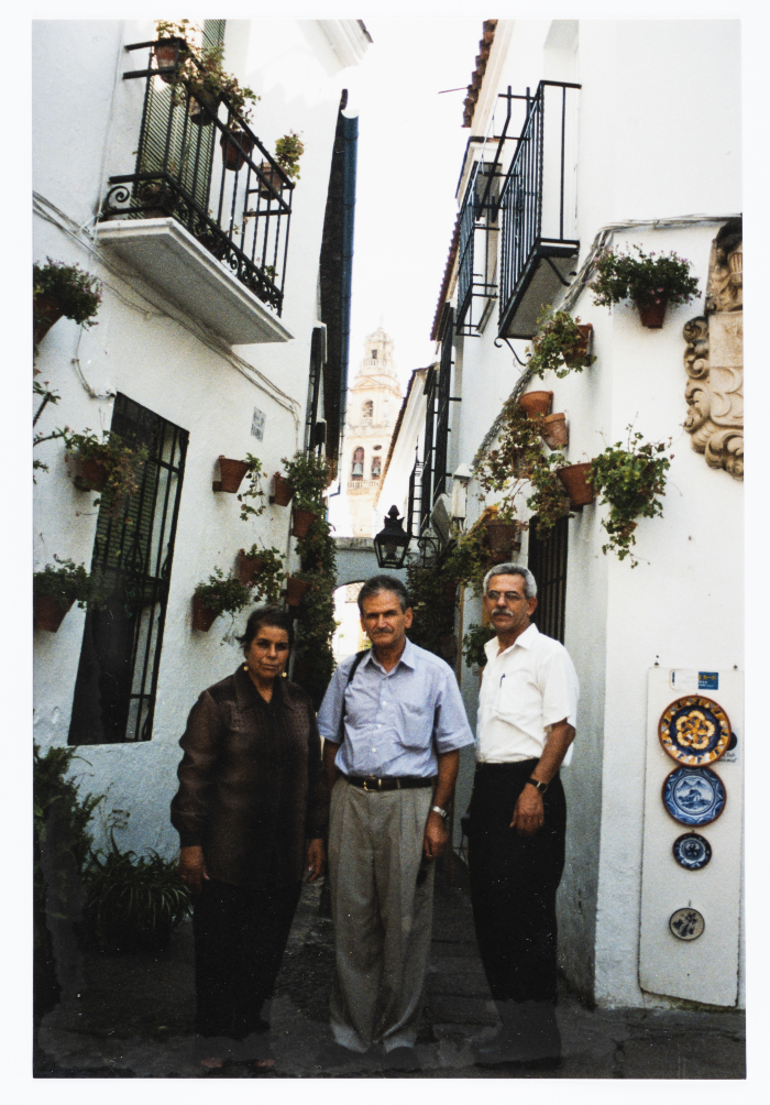 Mahmoud Shukair in Malaga to sign a Palestinian book written in Spanish in 2003