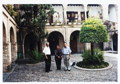Mahmoud Shukair in Malaga to sign a Palestinian book written in Spanish in 2003