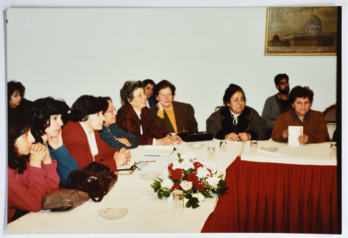 اجتماع لطاقم شؤون المرأة، 1996