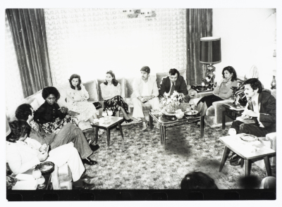 محمود شقير خلال اجتماع في رابطة الكُتّاب الأردنيين في عمّان عام 1980 