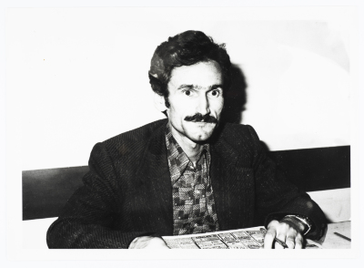 محمود شقير في مقر جريدة الرأي في عمّان عام 1978 