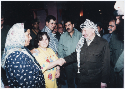 لقاء حركة النساء الديمقراطيات مع الرئيس ياسر عرفات 